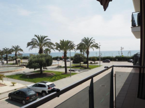 Apartamento con balcón ideal familias. vista mar